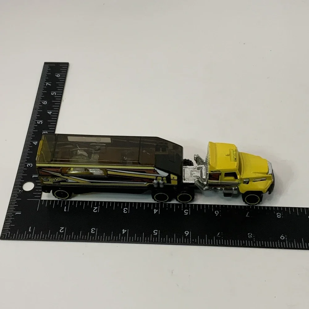 HOT WHEELS 2014 - CITY -‎ SUPER RIGS DESERT FORCE W/ HYPERTRUCK CAR